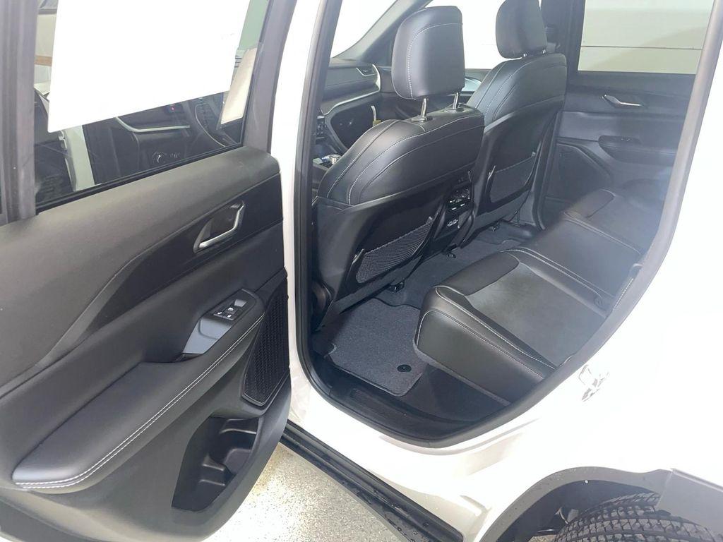 new 2025 Jeep Grand Cherokee car, priced at $46,960