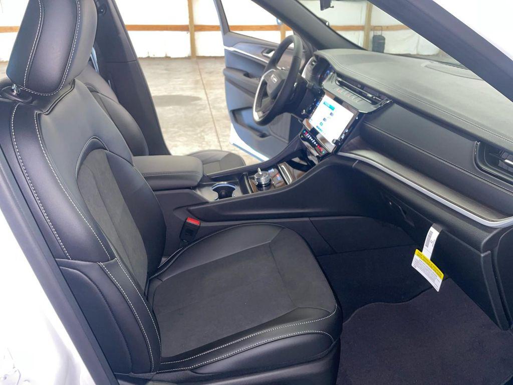 new 2026 Jeep Grand Cherokee L car, priced at $48,994