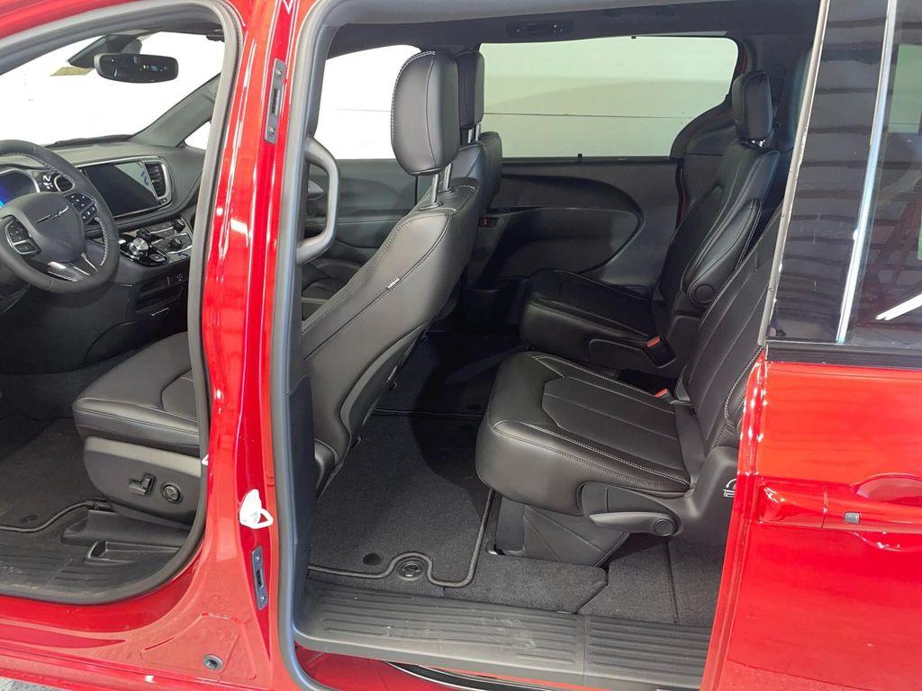 new 2026 Chrysler Pacifica car, priced at $47,195