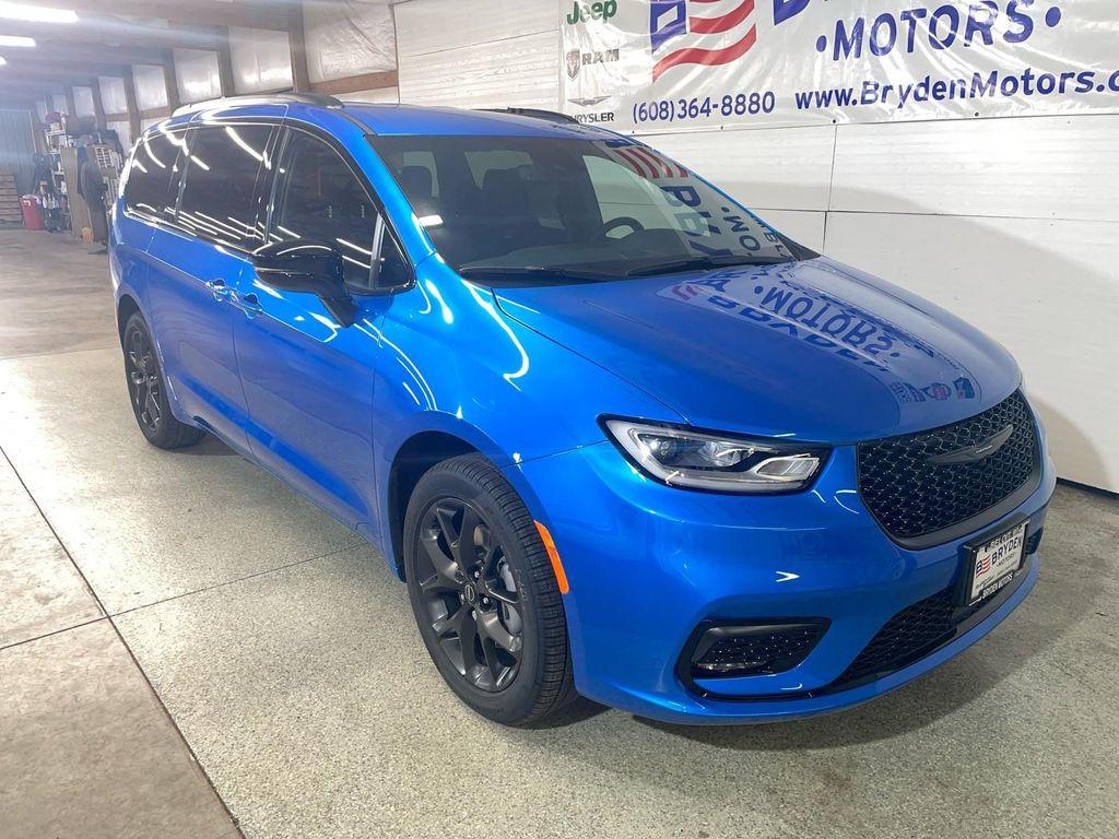 new 2026 Chrysler Pacifica car, priced at $50,347