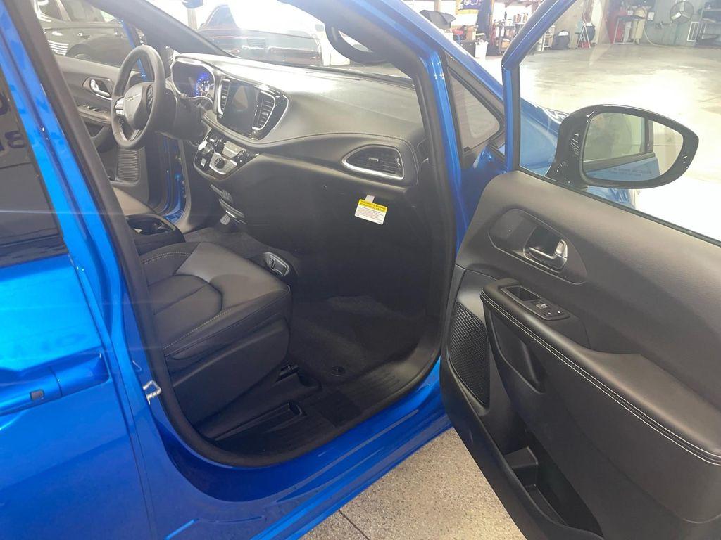 new 2026 Chrysler Pacifica car, priced at $50,347