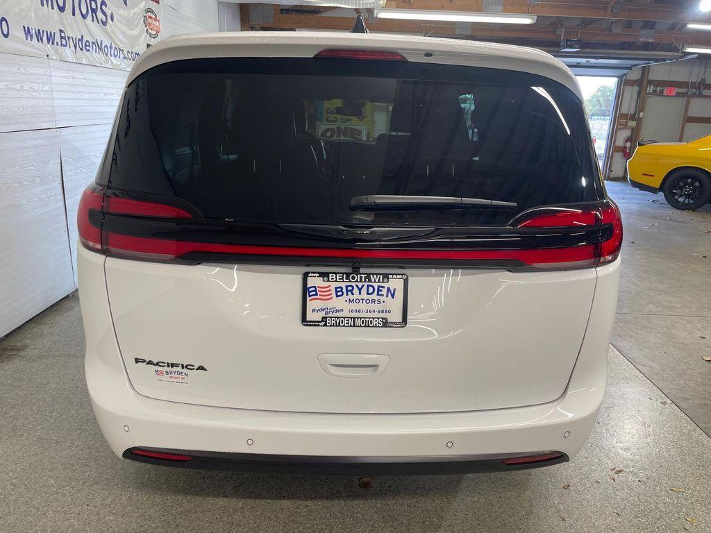 new 2026 Chrysler Pacifica car, priced at $46,725