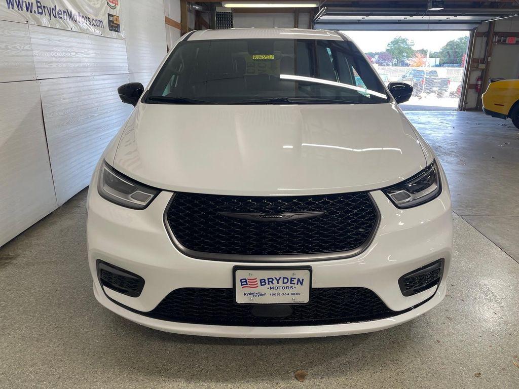 new 2026 Chrysler Pacifica car, priced at $46,725