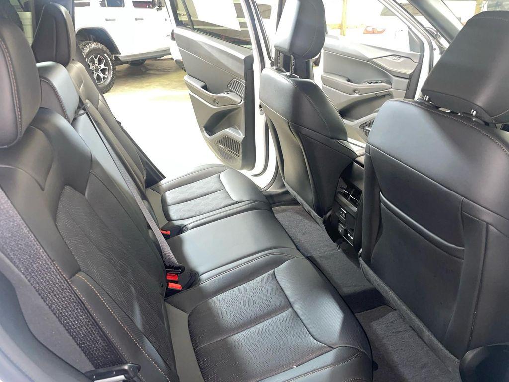 new 2026 Jeep Cherokee car, priced at $45,937