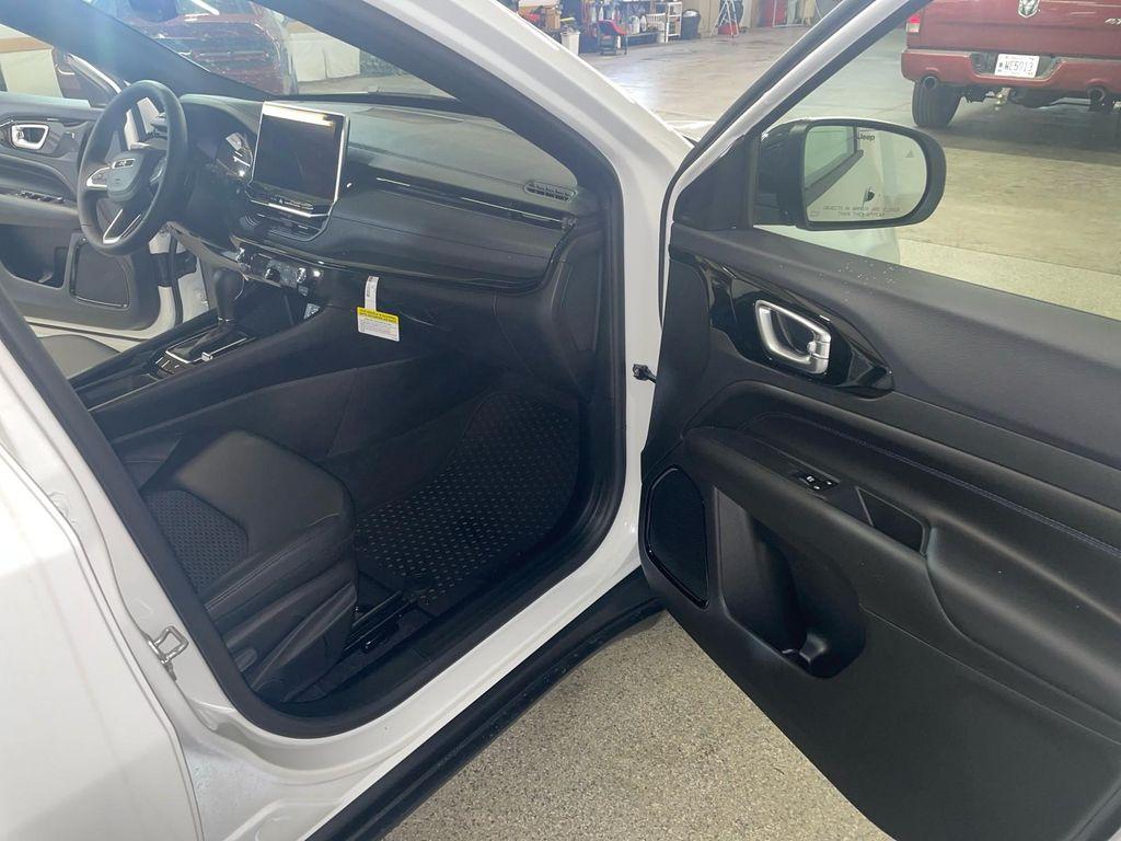 new 2026 Jeep Compass car, priced at $34,390