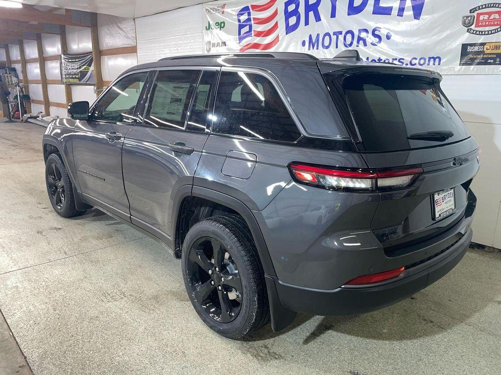 new 2026 Jeep Grand Cherokee car, priced at $50,620