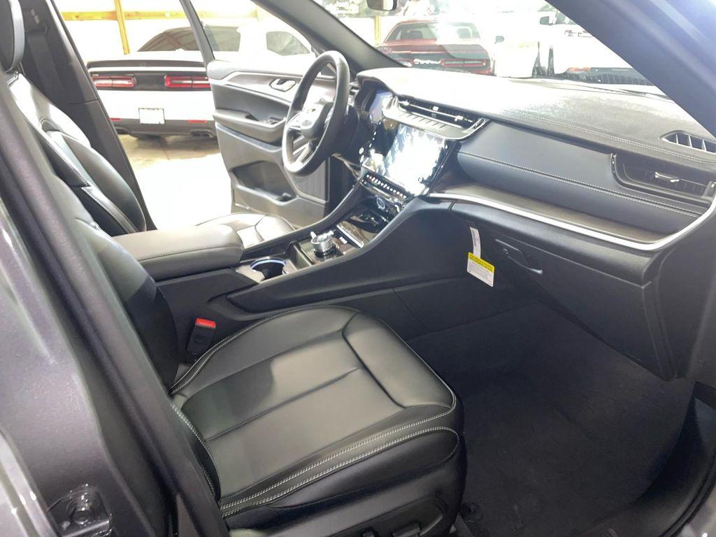 new 2026 Jeep Grand Cherokee car, priced at $50,620