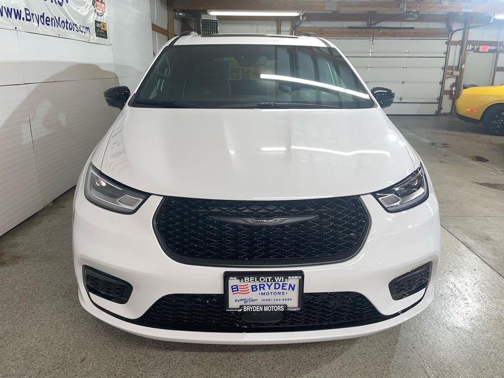 new 2026 Chrysler Pacifica car, priced at $57,185