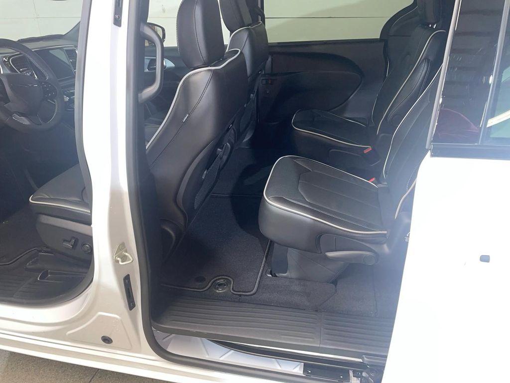 new 2026 Chrysler Pacifica car, priced at $57,185