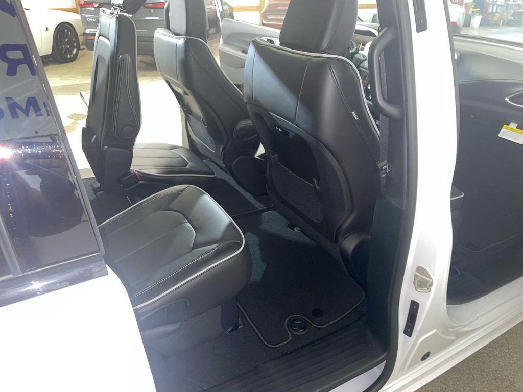 new 2026 Chrysler Pacifica car, priced at $57,185