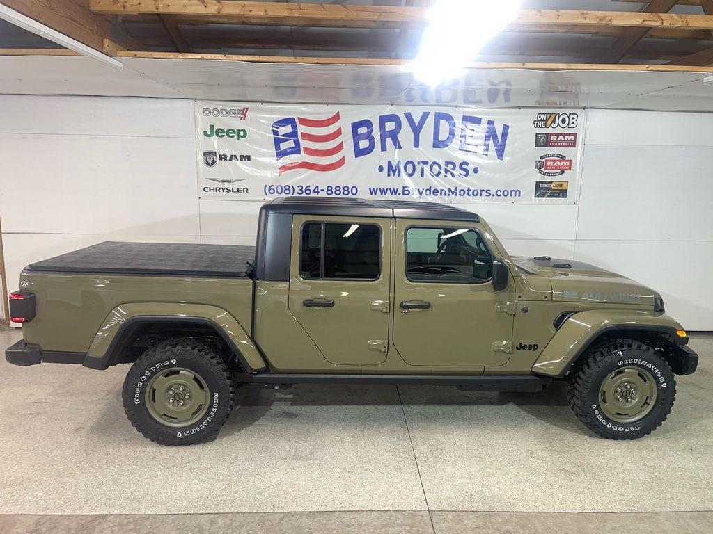 new 2026 Jeep Gladiator car, priced at $52,322