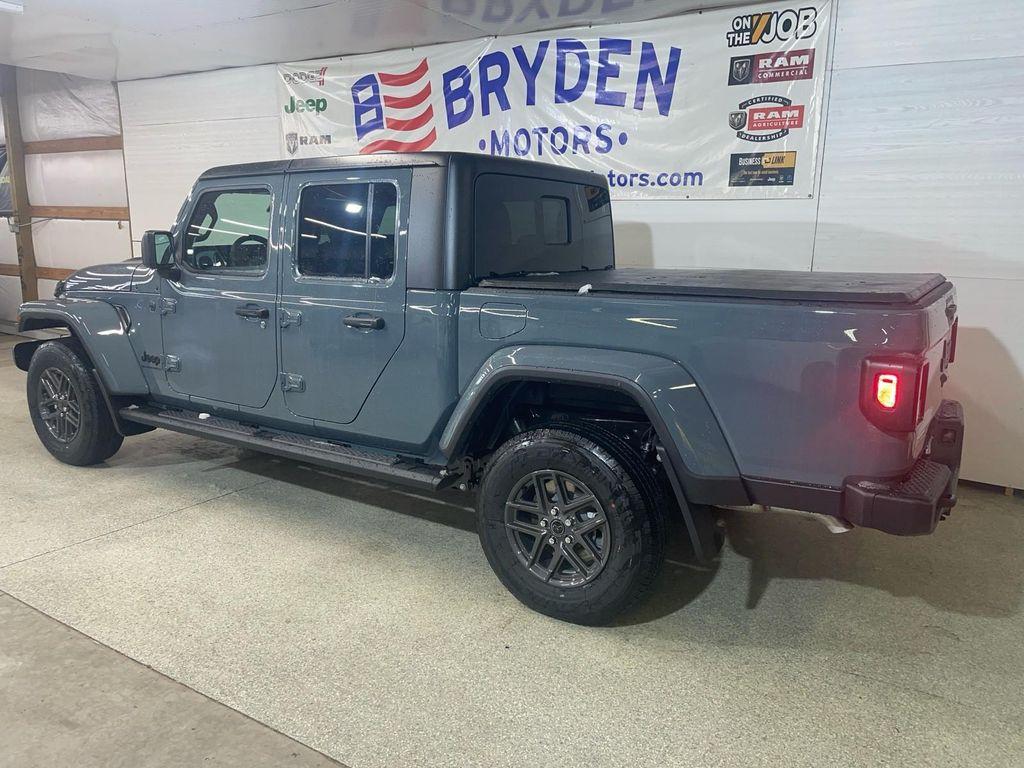 new 2026 Jeep Gladiator car, priced at $48,608