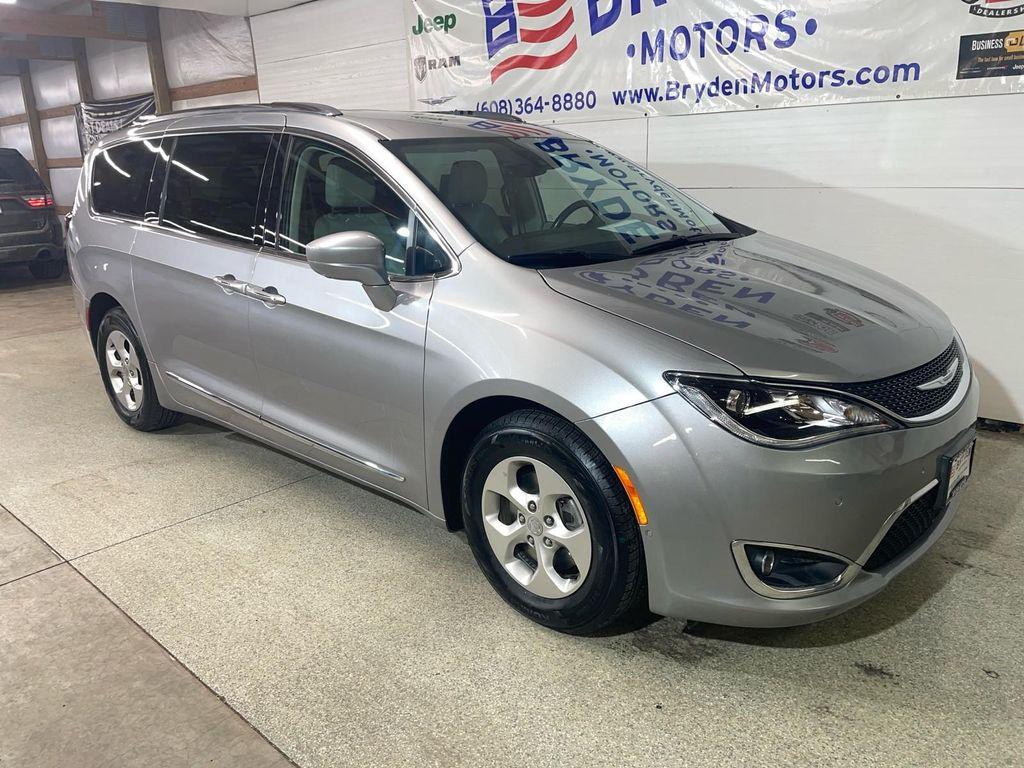 used 2017 Chrysler Pacifica car, priced at $11,884