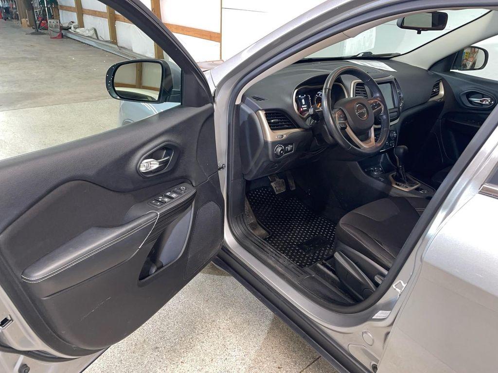 used 2015 Jeep Cherokee car, priced at $11,278