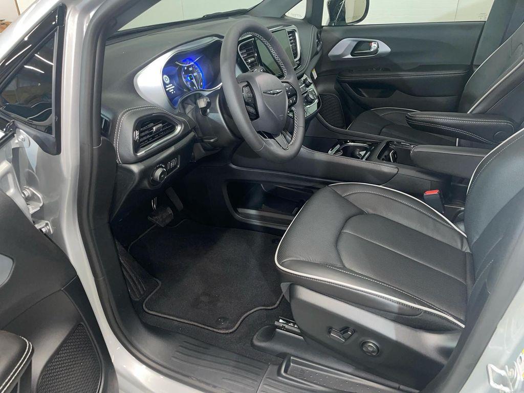 new 2026 Chrysler Pacifica car, priced at $56,290