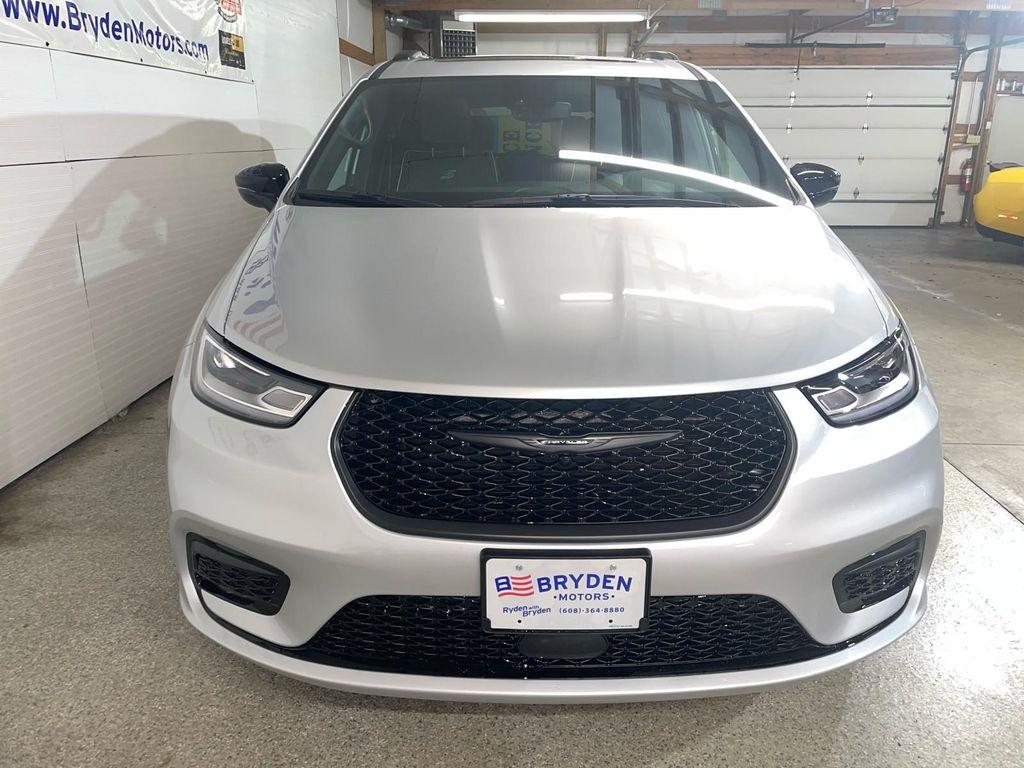 new 2026 Chrysler Pacifica car, priced at $56,290