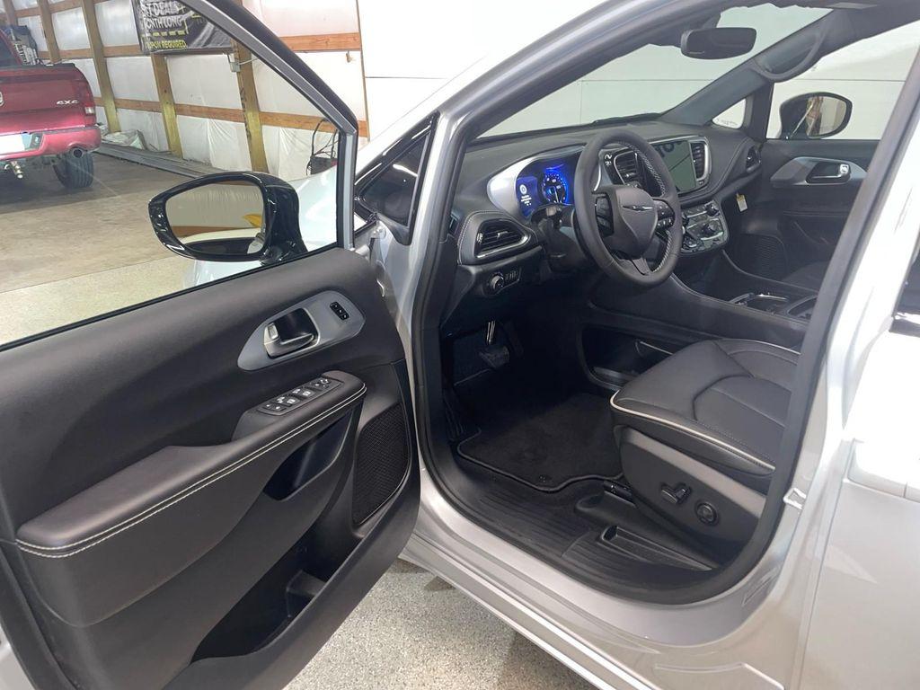 new 2026 Chrysler Pacifica car, priced at $56,290