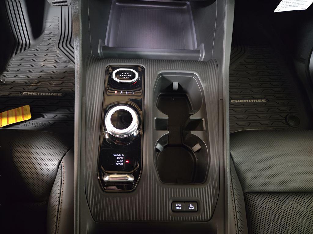 new 2026 Jeep Cherokee car, priced at $43,569