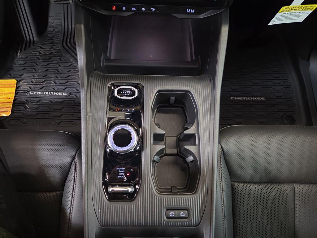 new 2026 Jeep Cherokee car, priced at $44,022