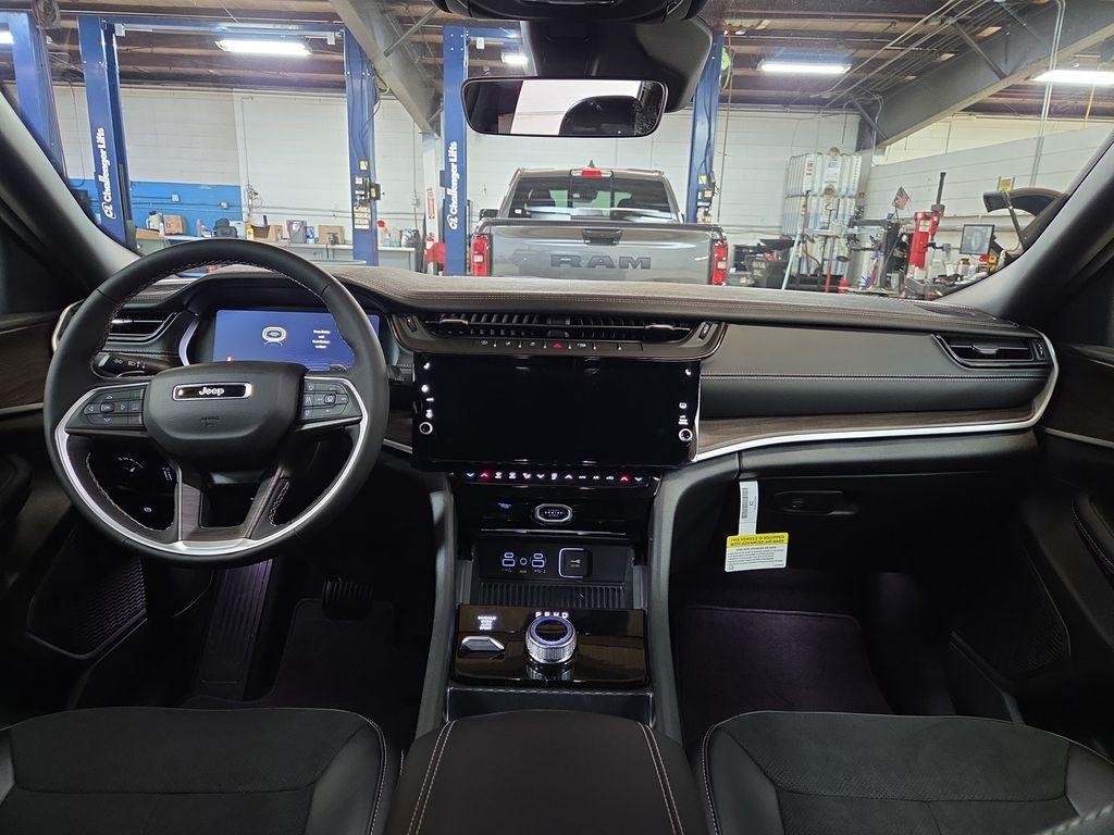 new 2026 Jeep Grand Cherokee car, priced at $50,344