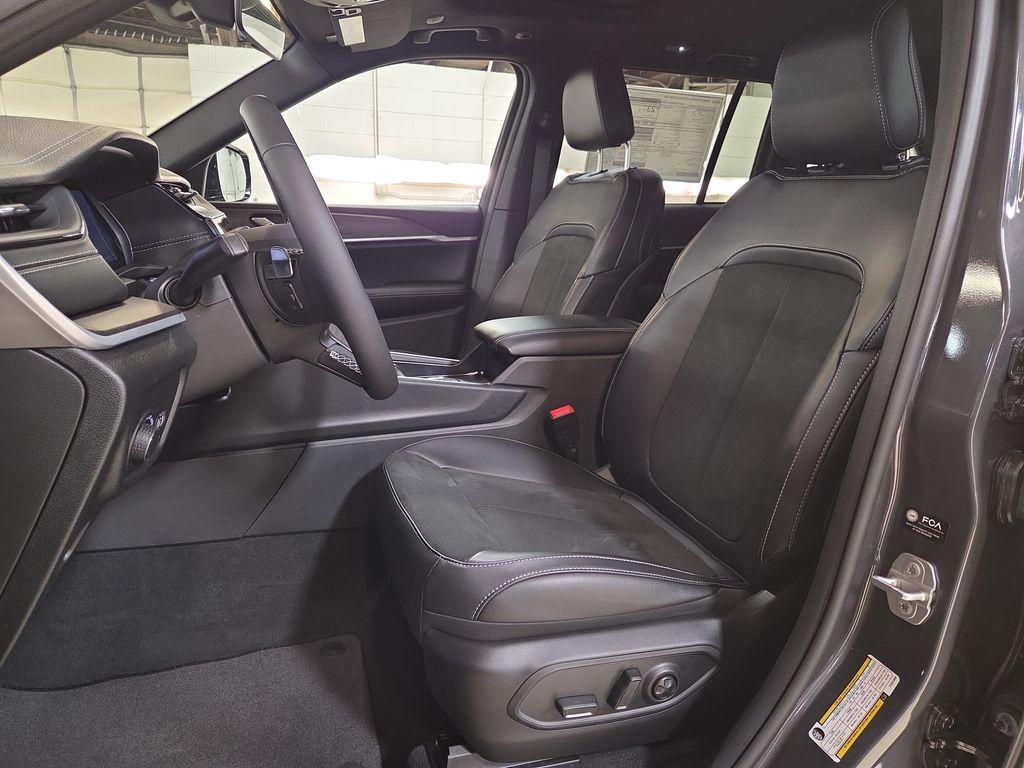 new 2026 Jeep Grand Cherokee car, priced at $50,344