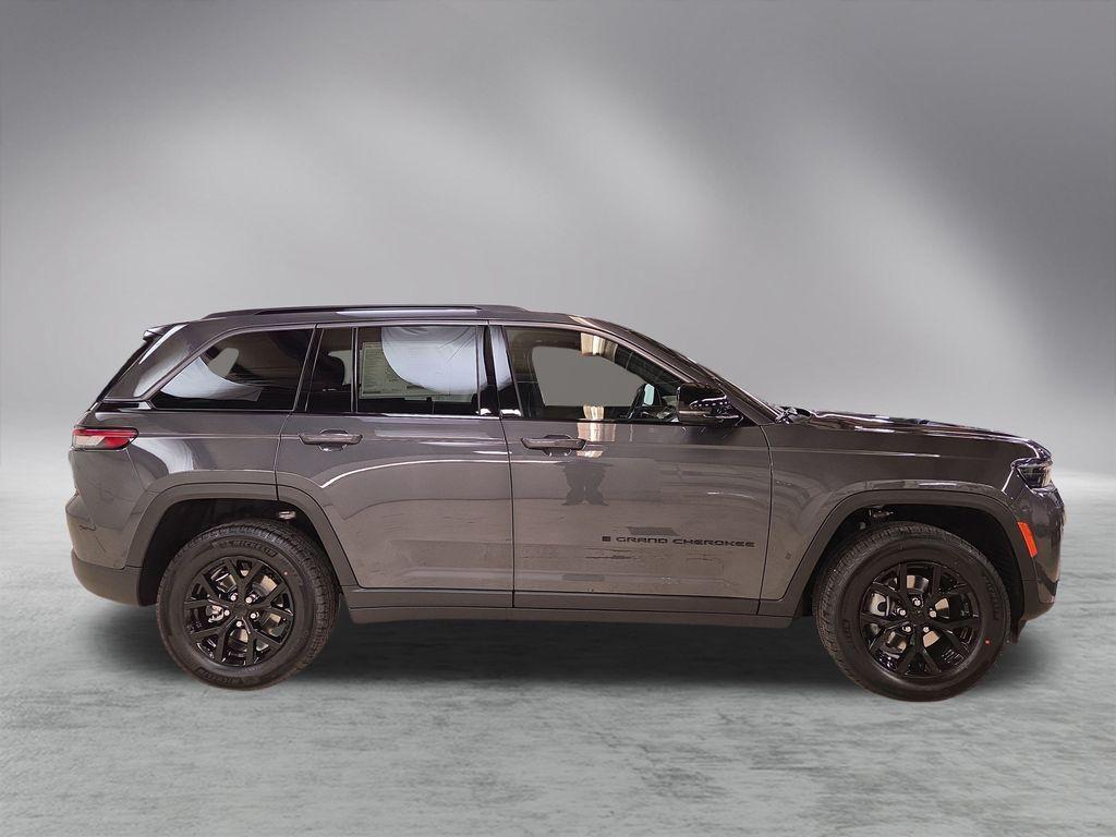 new 2026 Jeep Grand Cherokee car, priced at $50,344