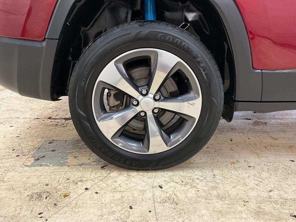 used 2020 Jeep Cherokee car, priced at $11,953