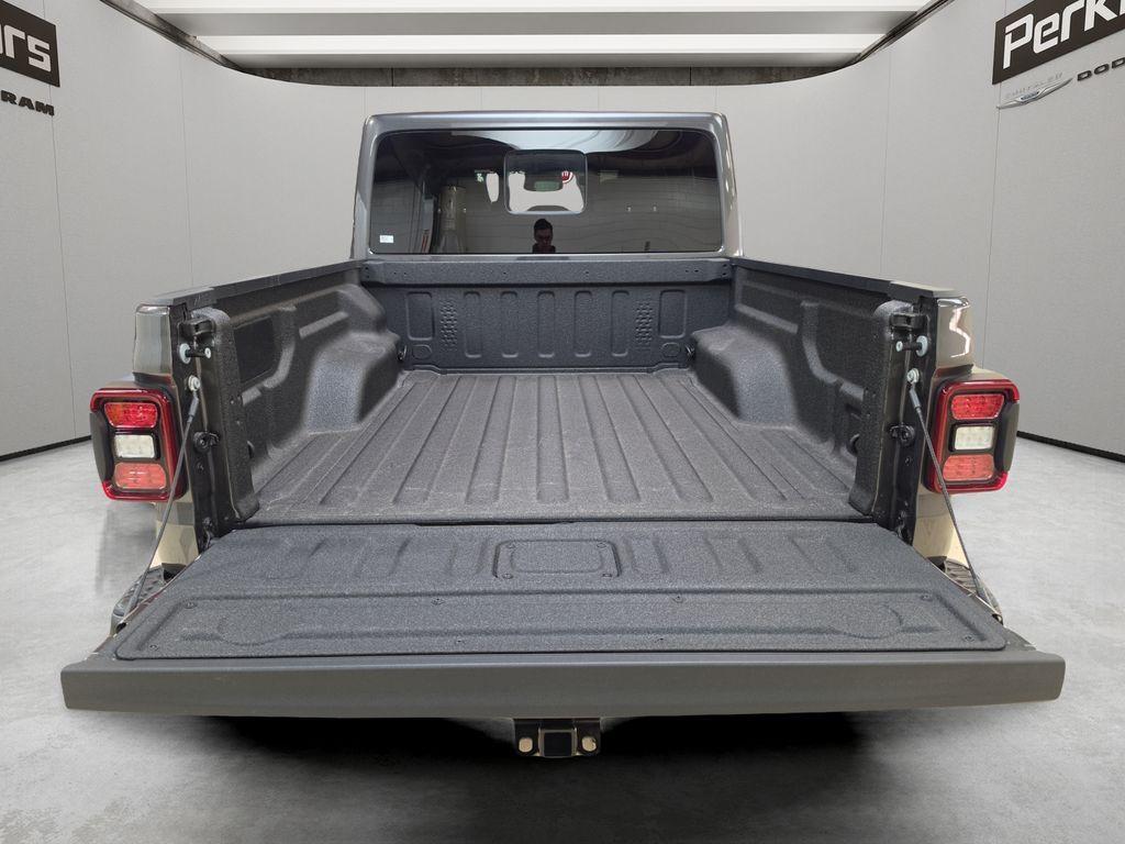 new 2026 Jeep Gladiator car, priced at $55,219