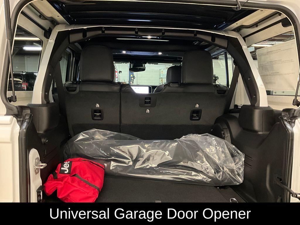 new 2025 Jeep Wrangler car, priced at $47,352