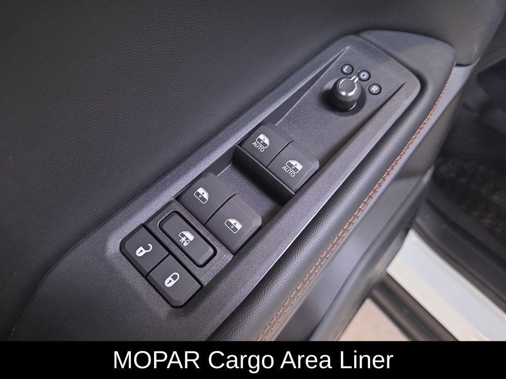 new 2026 Jeep Cherokee car, priced at $43,021