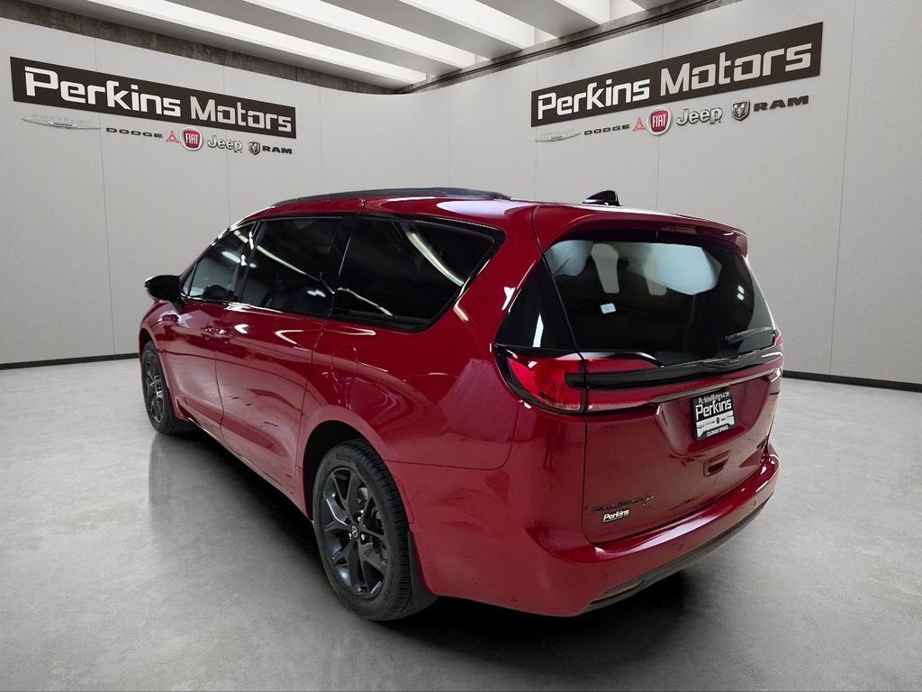 new 2026 Chrysler Pacifica car, priced at $51,276
