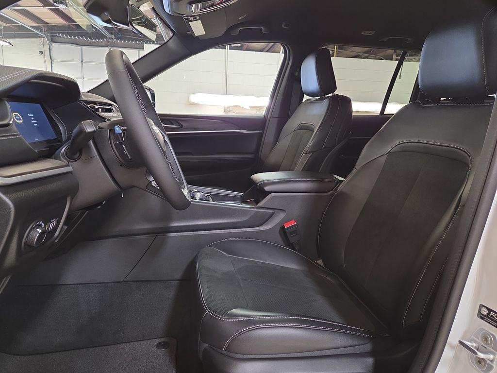 new 2026 Jeep Grand Cherokee car, priced at $48,840