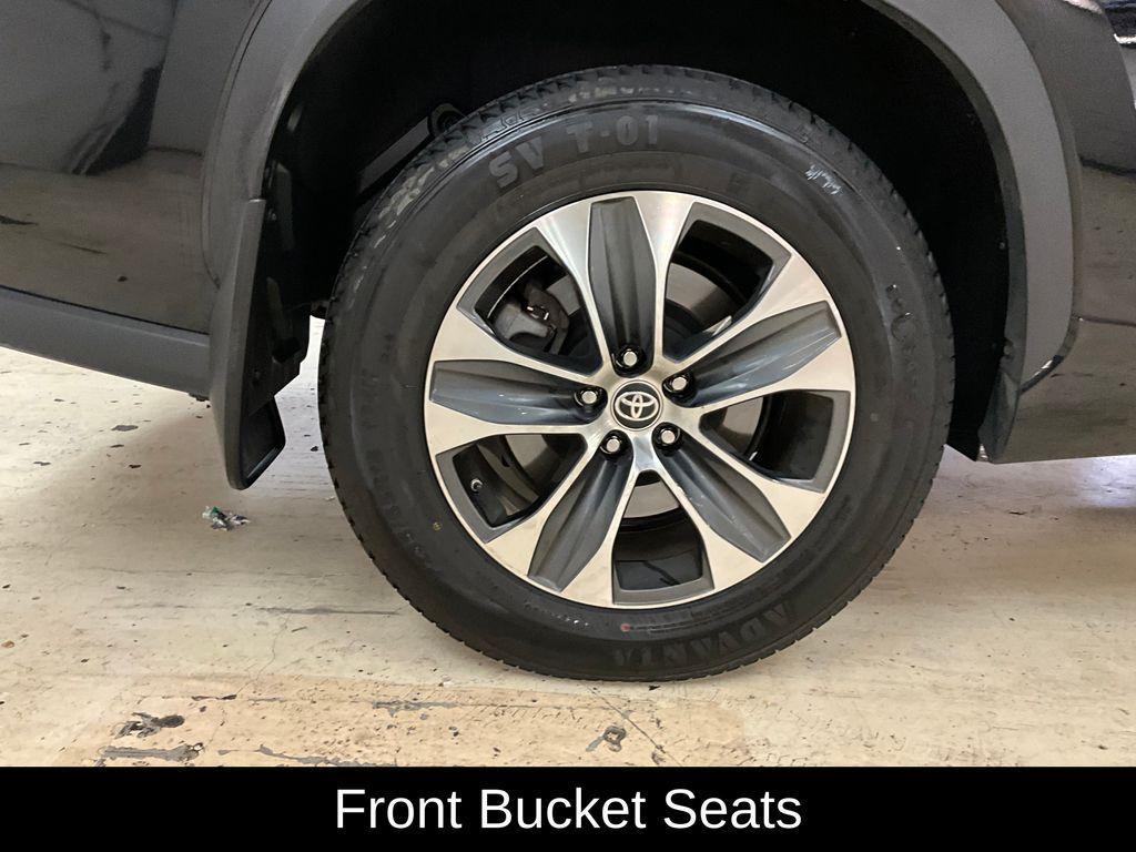 used 2024 Toyota Highlander car, priced at $34,342