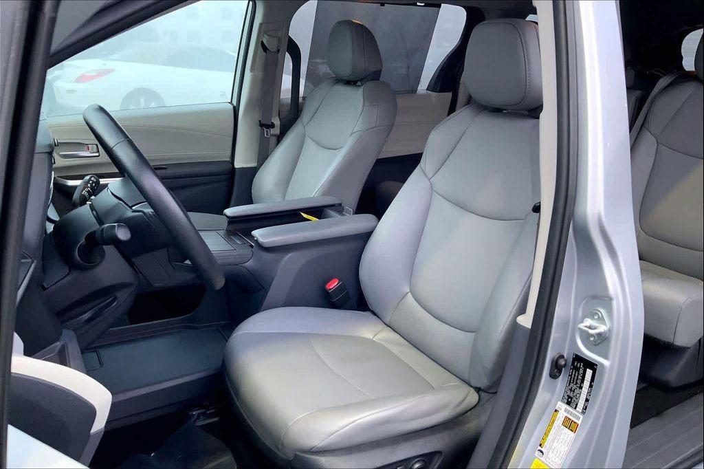 used 2023 Toyota Sienna car, priced at $39,046