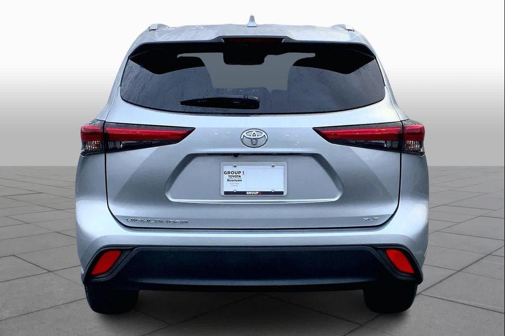 used 2022 Toyota Highlander car, priced at $35,495