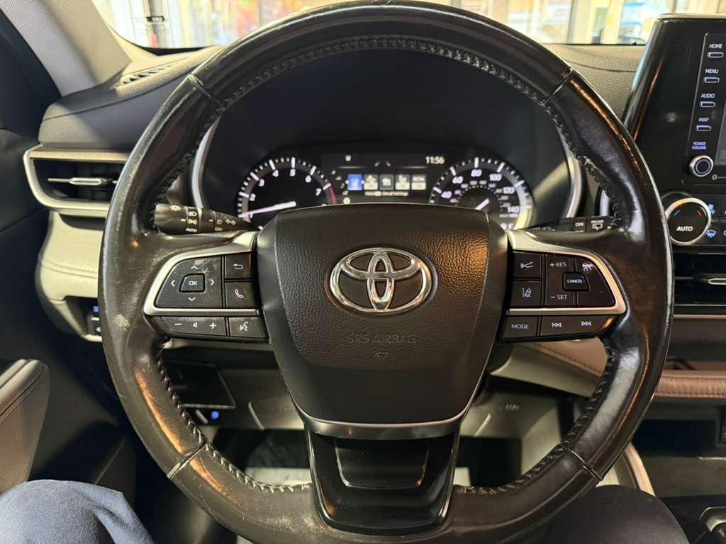 used 2021 Toyota Highlander car, priced at $24,995