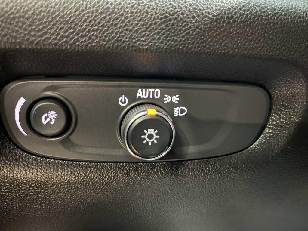 used 2022 Chevrolet Traverse car, priced at $33,995