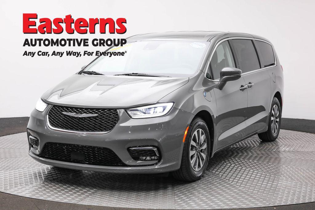 used 2022 Chrysler Pacifica Hybrid car, priced at $21,750
