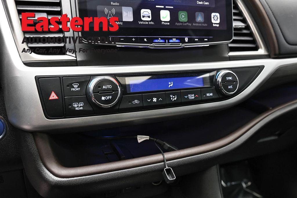 used 2019 Toyota Highlander Hybrid car, priced at $26,375