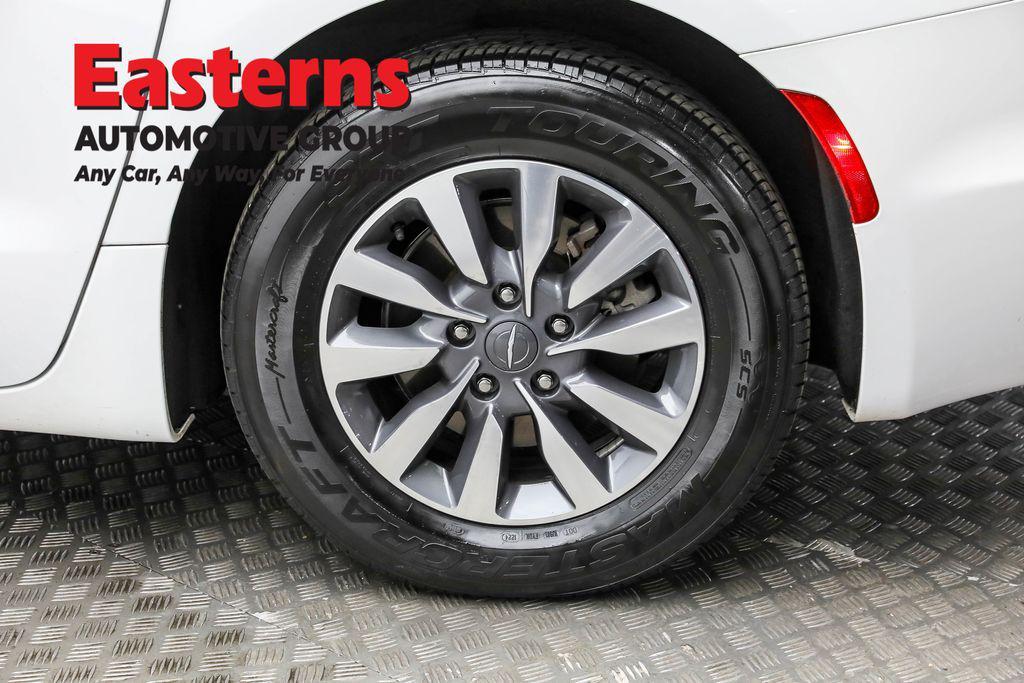 used 2024 Chrysler Pacifica Hybrid car, priced at $26,390