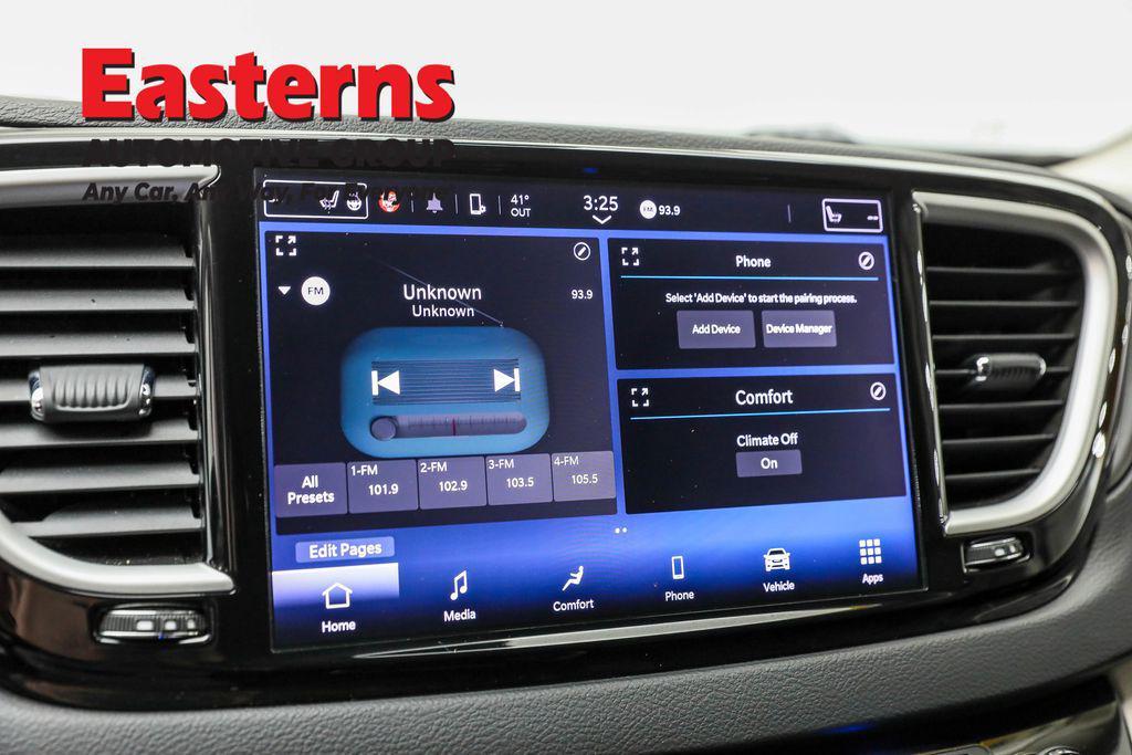 used 2023 Chrysler Pacifica car, priced at $22,490