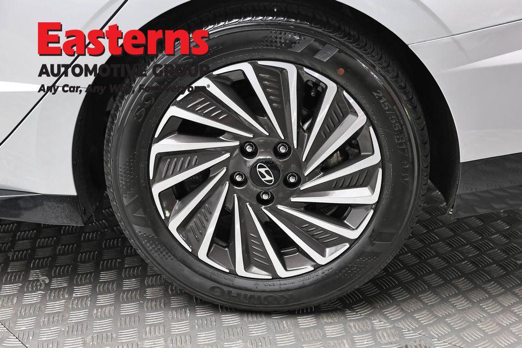 used 2025 Hyundai Sonata Hybrid car, priced at $24,490