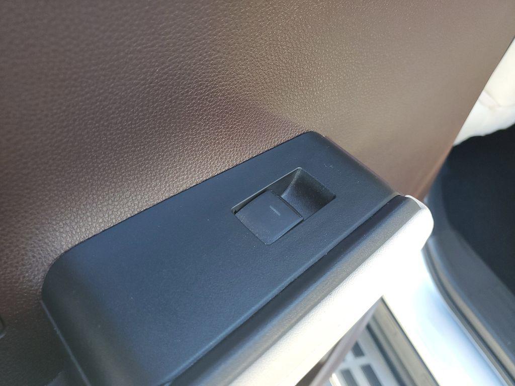 used 2022 Toyota Highlander Hybrid car, priced at $34,577