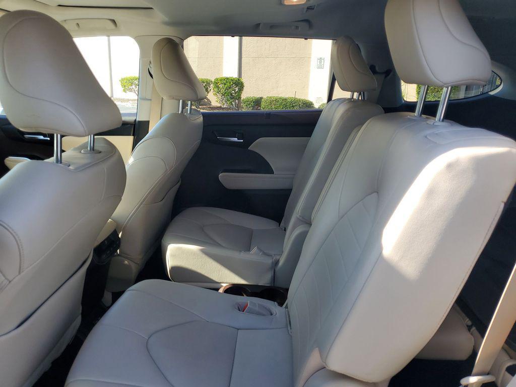 used 2022 Toyota Highlander Hybrid car, priced at $34,577