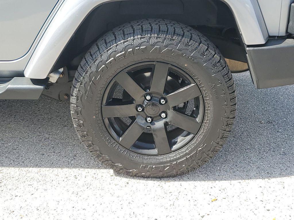 used 2015 Jeep Wrangler Unlimited car, priced at $16,997