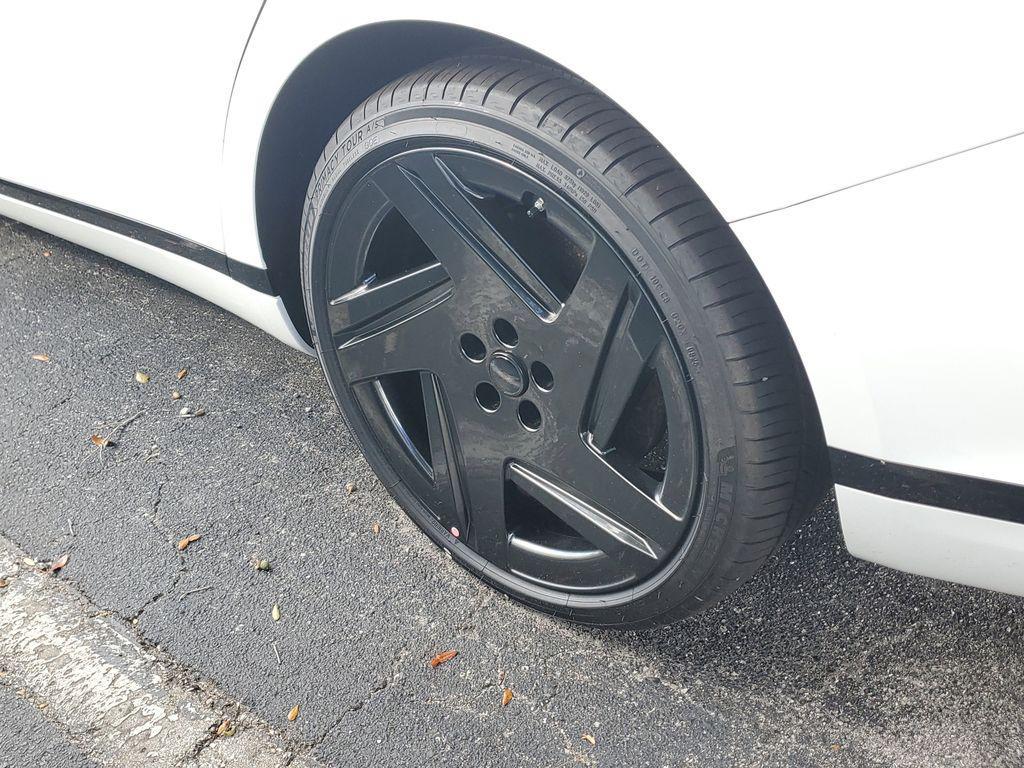 new 2026 Genesis G90 car, priced at $108,130