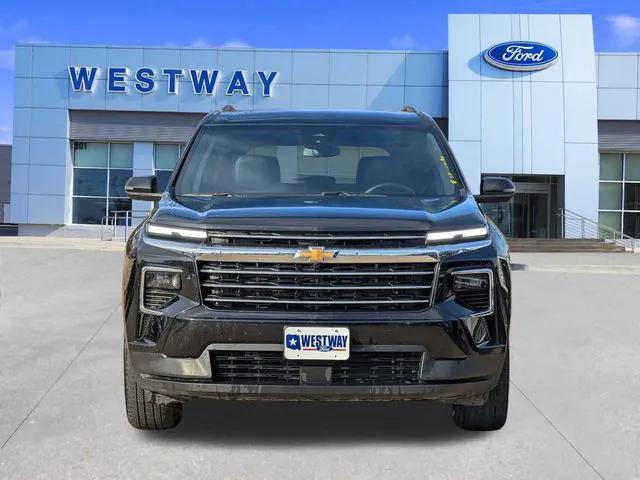 used 2025 Chevrolet Traverse car, priced at $33,476