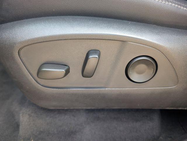 used 2025 Chevrolet Traverse car, priced at $33,476