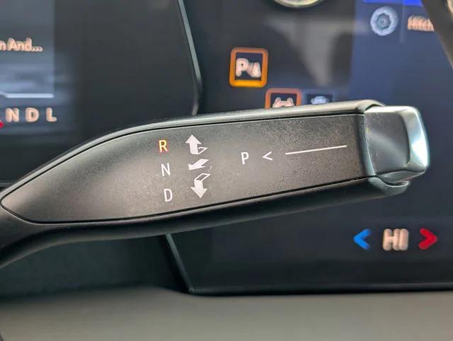 used 2025 Chevrolet Traverse car, priced at $33,476