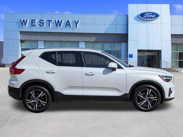 used 2023 Volvo XC40 car, priced at $21,997